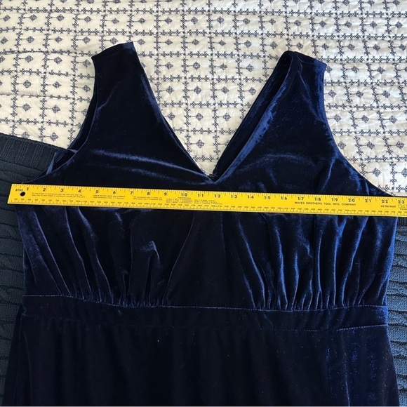 NWT Mod Cloth 18 Blue Angel Velvet Evening Gown- Navy Blue Formal Dress - Picture 4 of 11